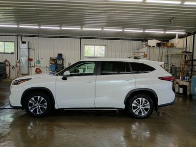 2023 Toyota Highlander — side profile view