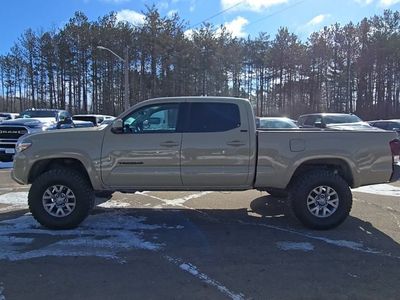 2016 Toyota Tacoma — detail view