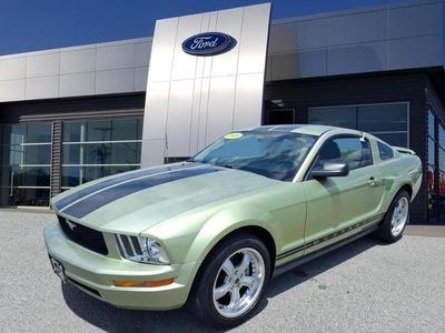 2005 Ford Mustang — side profile view