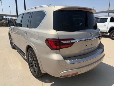 2022 INFINITI QX80 — detail view
