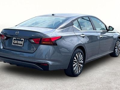 2025 Nissan Altima — side profile view