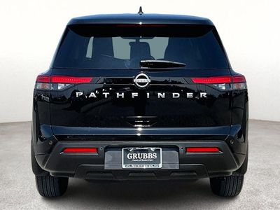 2025 Nissan Pathfinder — detail view