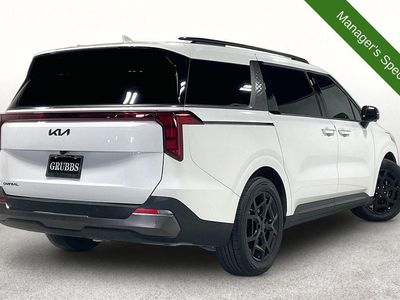 2025 Kia Carnival — side profile view