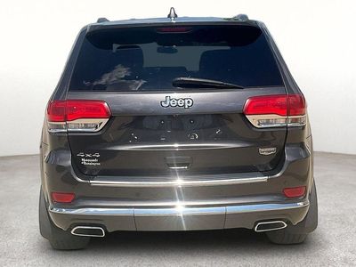 2015 Jeep Grand Cherokee — detail view