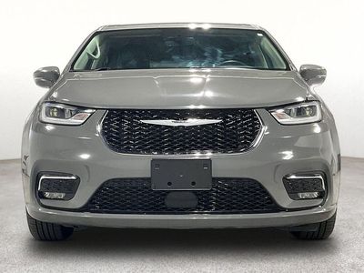 2022 Chrysler Pacifica Hybrid — interior view