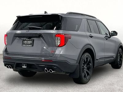 2022 Ford Explorer — side profile view