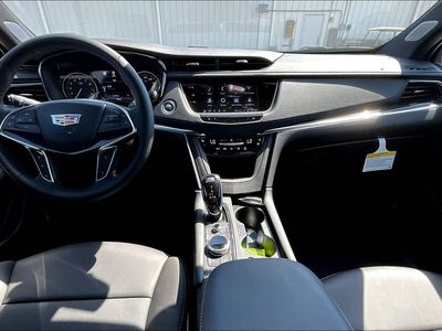 2025 Cadillac XT5 — detail view