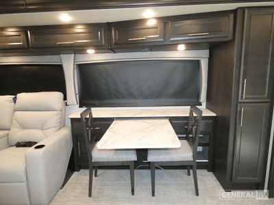 2025 Holiday Rambler Vacationer - Photo 13