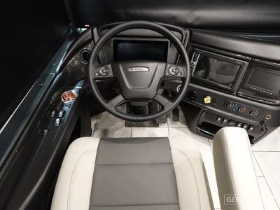 2026 Fleetwood Discovery LXE - Photo 9