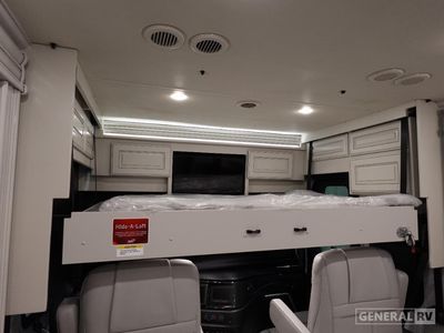 2026 Fleetwood Discovery LXE - Photo 8