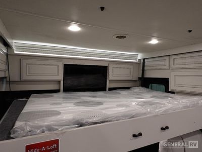 2026 Fleetwood Discovery LXE - Photo 9