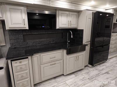 2026 Fleetwood Discovery LXE - Photo 7