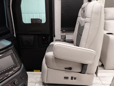 2026 Fleetwood Discovery LXE - Photo 15