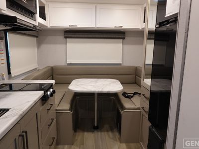 2026 Thor Motor Coach Pasadena SE - Photo 5
