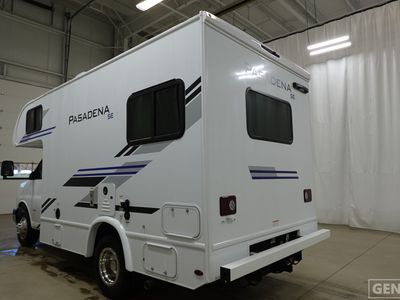 2026 Thor Motor Coach Pasadena SE - Photo 3