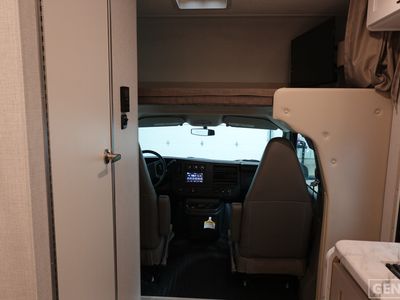 2026 Thor Motor Coach Pasadena SE - Photo 6