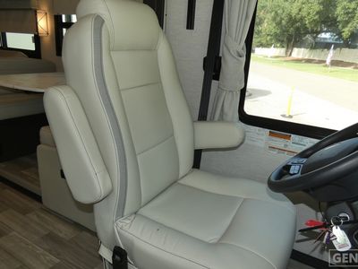 2026 Thor Motor Coach Luminate - Photo 8