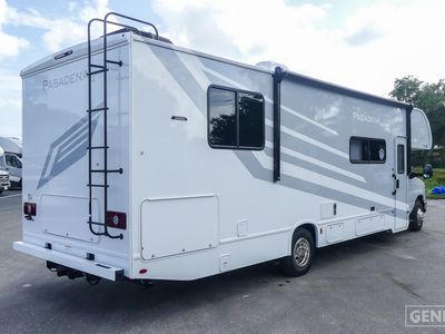 2026 Thor Motor Coach Pasadena SE - Photo 4
