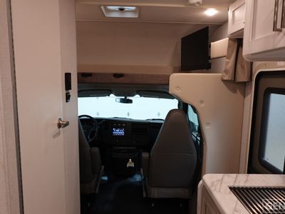 2026 Thor Motor Coach Pasadena SE - Photo 6