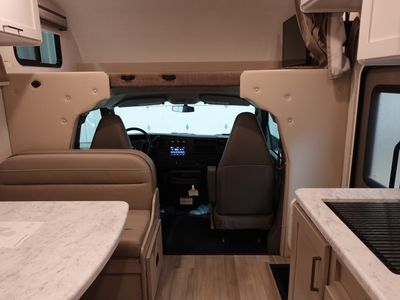 2026 Thor Motor Coach Pasadena SE - Photo 6