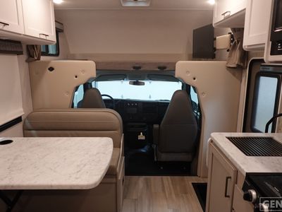 2026 Thor Motor Coach Pasadena SE - Photo 6