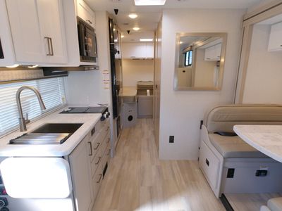 2026 Thor Motor Coach Pasadena SE - Photo 5
