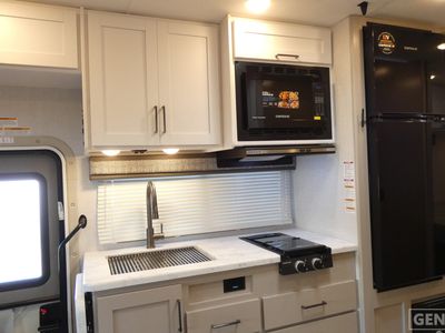 2026 Thor Motor Coach Pasadena SE - Photo 7