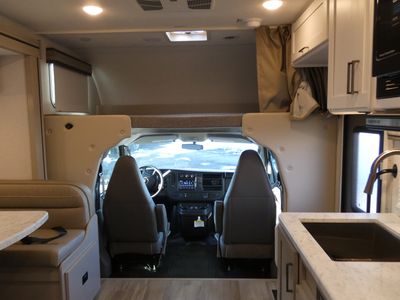 2026 Thor Motor Coach Pasadena SE - Photo 6