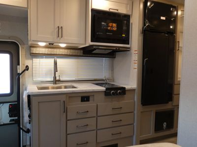 2026 Thor Motor Coach Pasadena SE - Photo 7