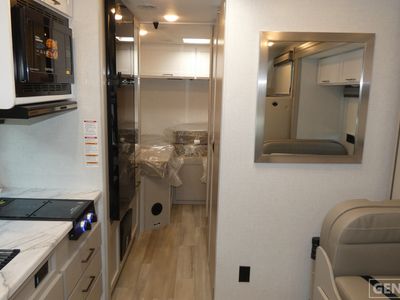 2026 Thor Motor Coach Pasadena SE - Photo 5