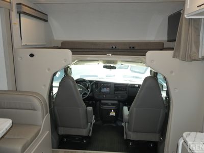2026 Thor Motor Coach Pasadena SE - Photo 13