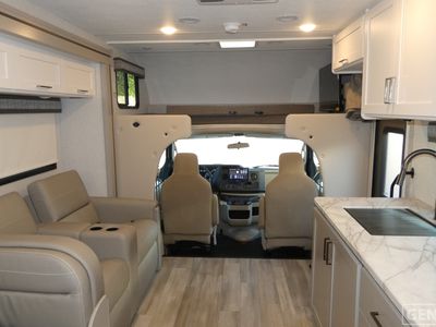 2026 Thor Motor Coach Pasadena SE - Photo 6