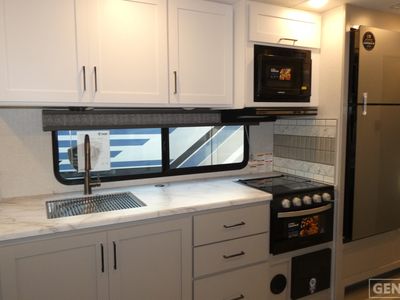 2026 Thor Motor Coach Pasadena SE - Photo 7