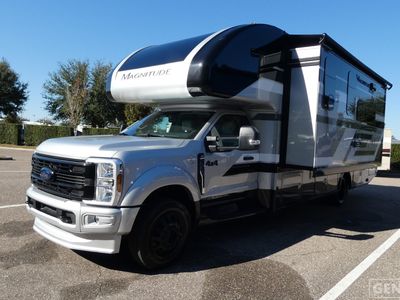 2026 Thor Motor Coach Magnitude - Photo 2