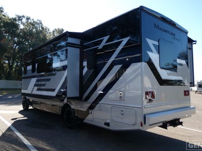 2026 Thor Motor Coach Magnitude - Photo 3