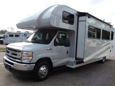 2026 Thor Motor Coach Pasadena SE - Photo 2