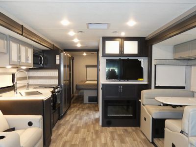 2026 Thor Motor Coach Luminate - Photo 5