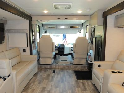 2026 Thor Motor Coach Luminate - Photo 6