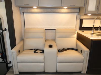 2026 Thor Motor Coach Luminate - Photo 15