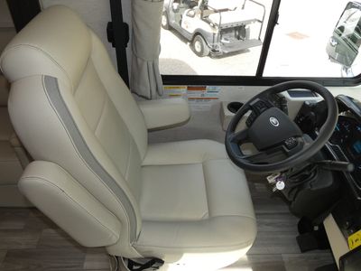 2026 Thor Motor Coach Luminate - Photo 8