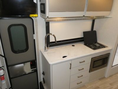 2026 Thor Motor Coach Axis - Photo 6
