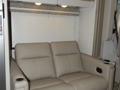 2026 Thor Motor Coach Axis - Photo 14