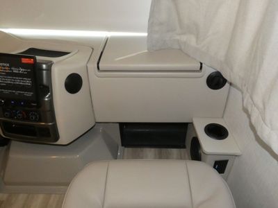 2026 Thor Motor Coach Axis - Photo 9