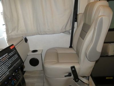 2026 Thor Motor Coach Axis - Photo 10