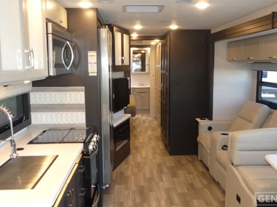 2026 Thor Motor Coach Luminate - Photo 5