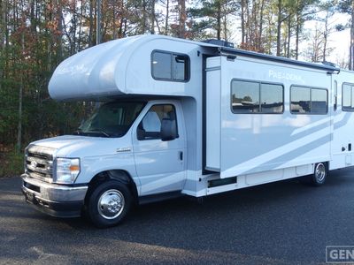 2026 Thor Motor Coach Pasadena SE - Photo 2