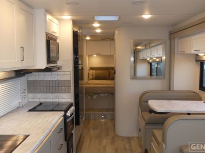 2026 Thor Motor Coach Pasadena SE - Photo 5