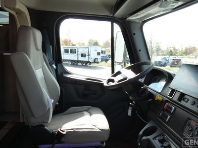 2026 Thor Motor Coach Pasadena - Photo 8