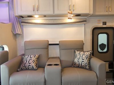 2026 Thor Motor Coach Pasadena - Photo 14
