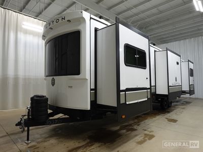 2025 Crossroads RV Hampton - Photo 2